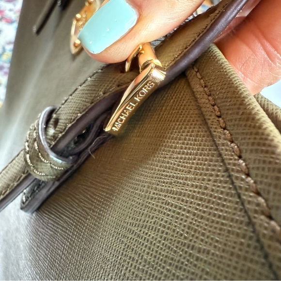 Michael Kors Jet Set Travel Tote In Olive Green - Picture 4 of 11